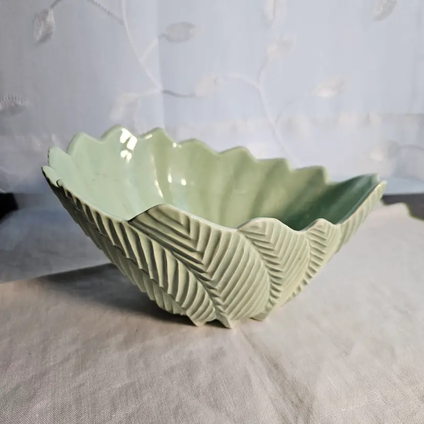 Vintage Shawnee Green Pottery Ceramic Fernware Fern Leaf Motif