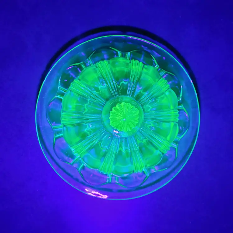 Vintage Anchor Hocking "Colonial Knife & Fork" Green Uranium Glass Butter Dish