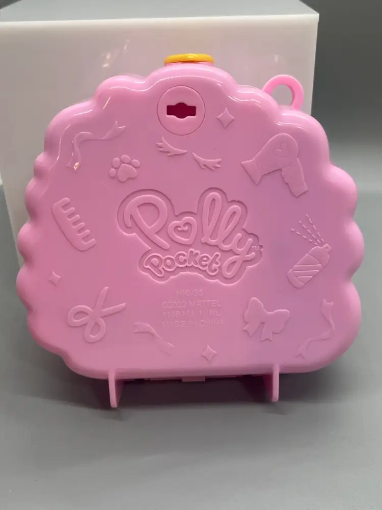 Polly Pocket Groom Glam Poodle Compact Playset