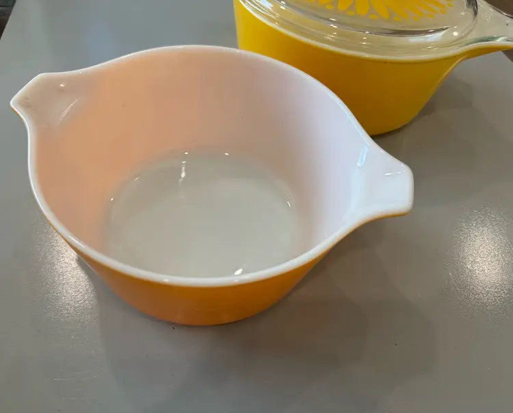 Vintage Pyrex Yellow Sunburst 2.5qt Casserole Dish With Clear Lid Plus 1.5 Qt