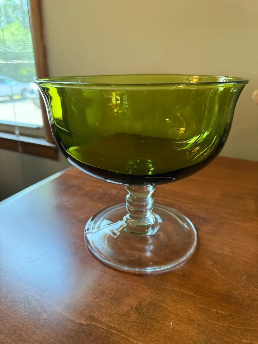 ☀️8” H x 8-1/2” W Vintage Olive Green Glass Compote