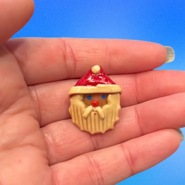Vintage 60’s Adorable Handmade Clay Santa Brooch 1”