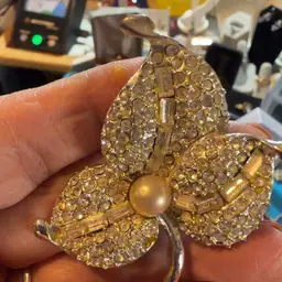 #01 - Rhinestone Brooch Silvertone