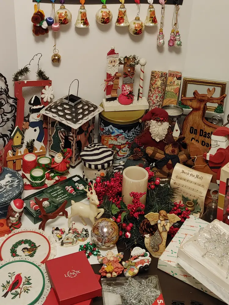 Holiday Show! Ornaments and Decor! I'll be pre-loading items up until show time!w