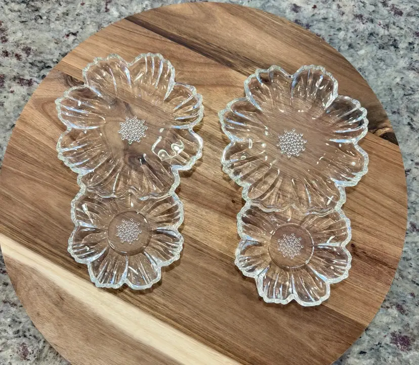 “Double Daisy” Glass Snack Dishes- Set Of 2