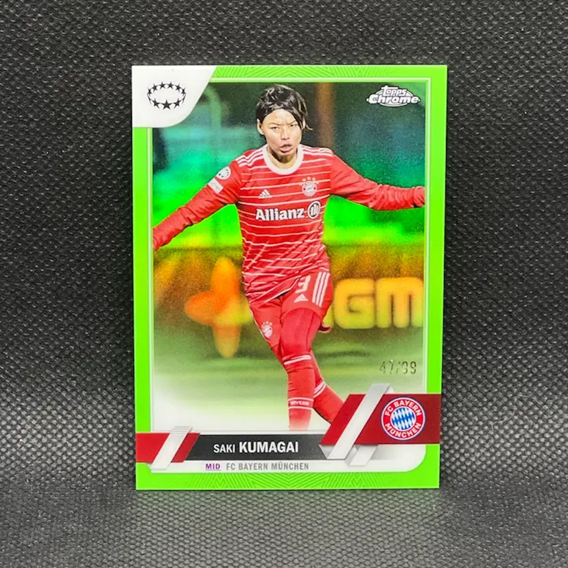 Saki Kumagai 2022/23 Topps Chrome Neon Green Refractor /99 Soccer Card