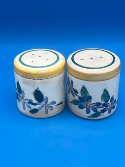Vintage Stangl Pottery Garden Flower Salt & Pepper Shakers