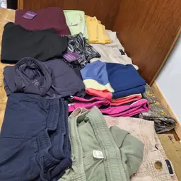 Lot of 14 Women's leggings shorts & pants some NWT Loft Nike Yummie good reseller lot #5