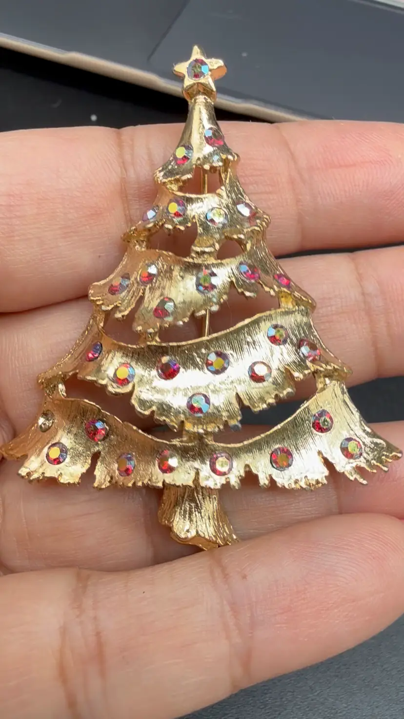 AB Ruby Glass Stones Goldtone Christmas Tree Brooch 2.25” AS IS
