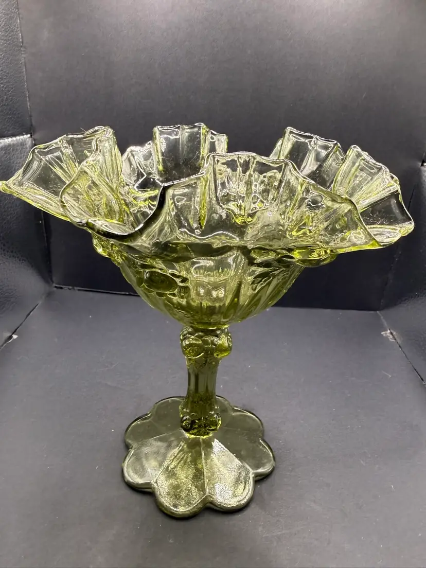 Colonial Green Comport Ruffle Edge Rose