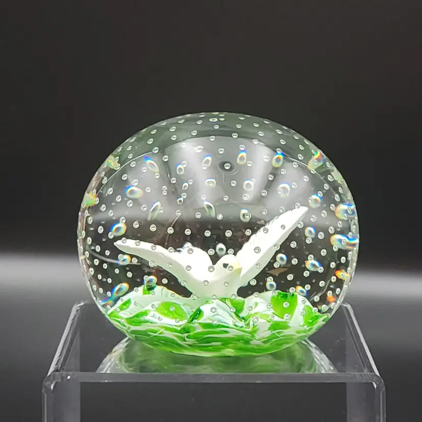 Joe St Clair Art Glass Paperweight Seagull