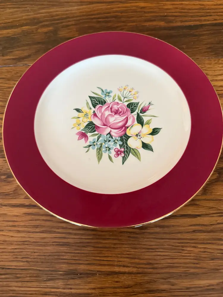 Vintage 1953 Homer Laughlin Floral Plate – Burgundy Red Border, Gold Trim, Pink Rose Center, 9 Inch Dinner Plate