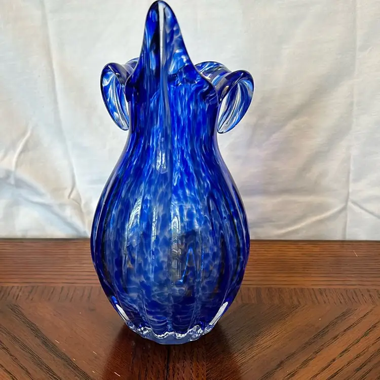 Vintage “Lily” Art Glass Vase Handblown