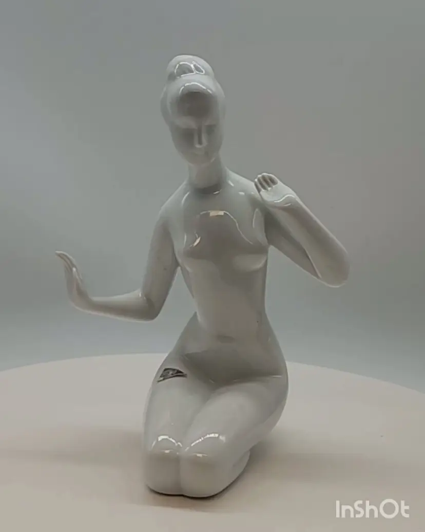 Vintage Royal Dux Czechoslovakia White Porcelain Nude Woman Kneeling Figurine
