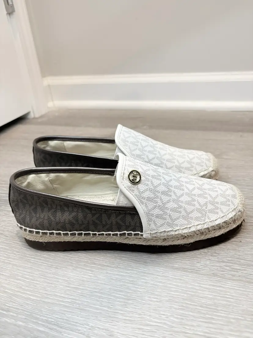 NEW Michael Kors Hastings signature logo slip-on espadrilles 2-tone white/brown