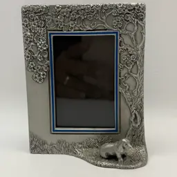 Rawcliffe Pewter Frame Featuring A Hound Dog