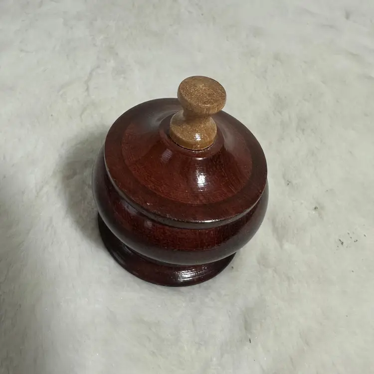 Small vintage wooden trinket/keepsake box Souvenir from Nicaragua Tourist Trade