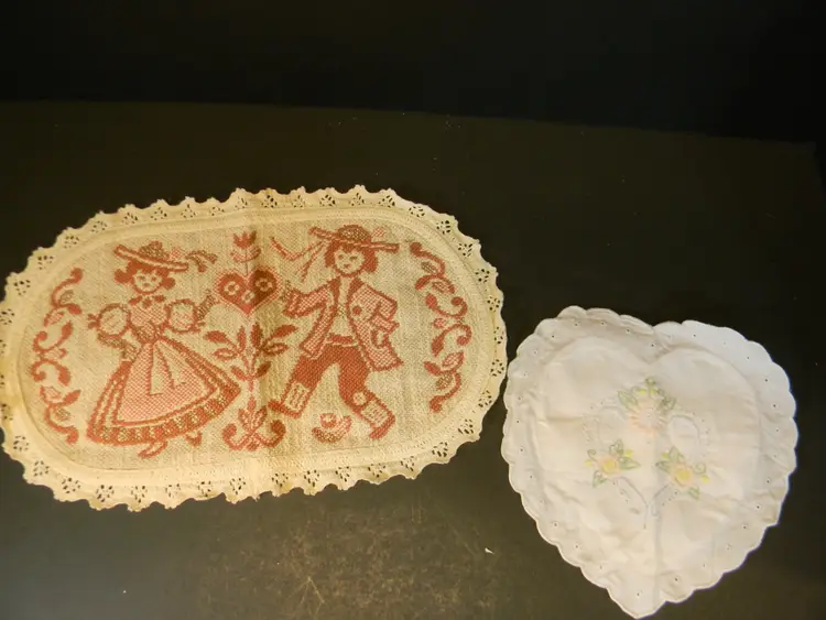 Valentines Day Decorations white Heart Shaped Hidden Pocket /Fancy oval folk-art lace