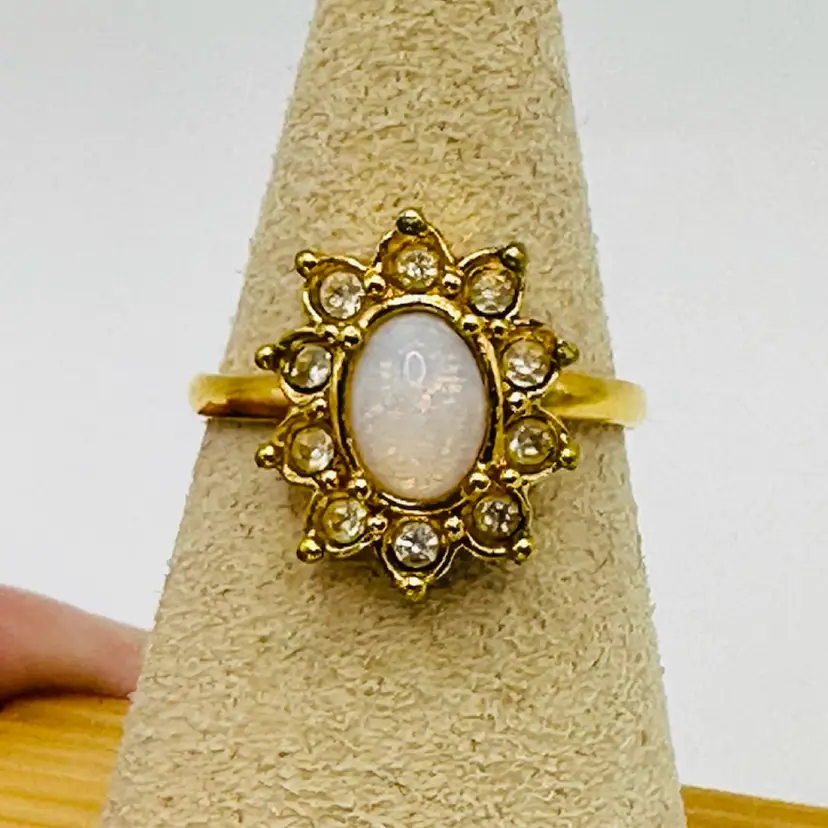 A022 - Avon Faux O pal & Rhinestone Ring Size 6.5