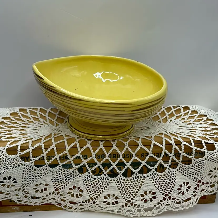 McCoy Harmony Swirl Planter