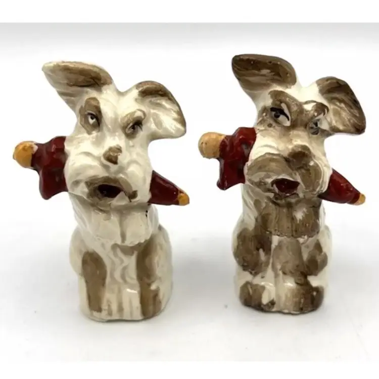 Scottie Terrier Dogs w/ Umbrella Salt & Pepper Shaker Set Japan Vintage 2.75"