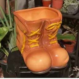 Vintage planter - tan boots, yellow laces