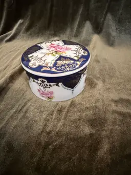 Andrea by Sadek Biltmore Estate Collection Vanderbilt Service Porcelain Jar