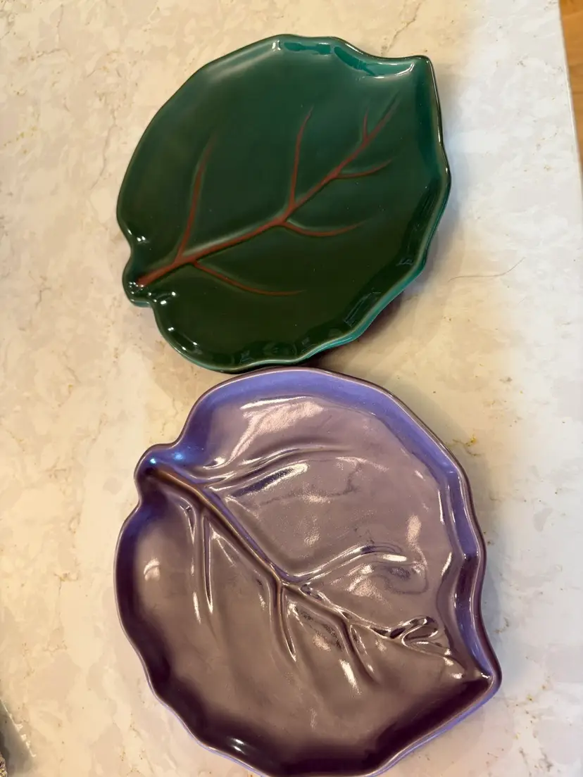 Pottery Barn Autumn Leaf Appetizer Plates Set Of 2 (Green And Purple)