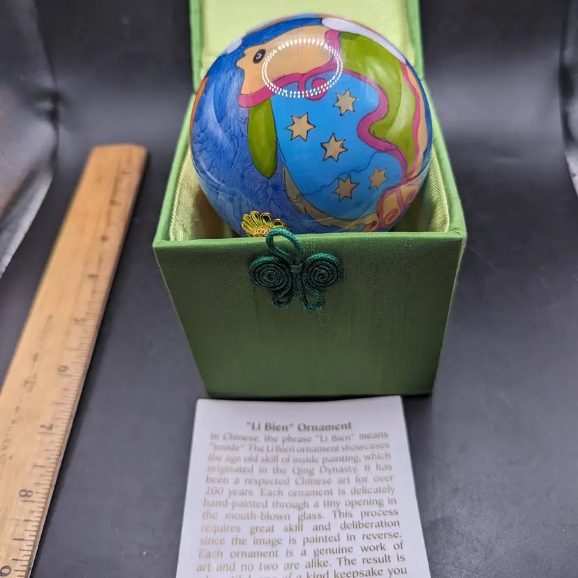 Pier 1 Le Bien Kissing Fish and Seahorse Reverse Painted Glass Ornament