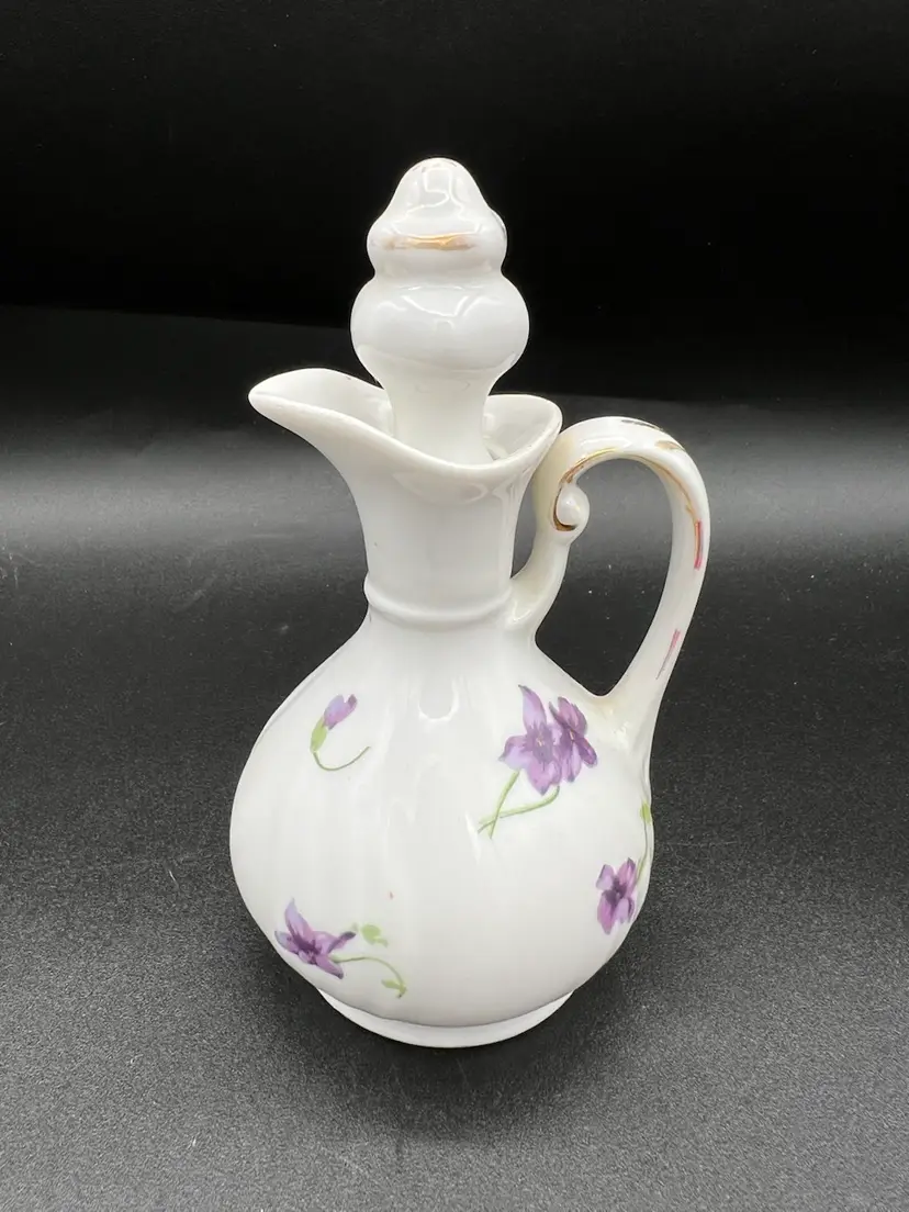 Small Sweet Violets Cruet