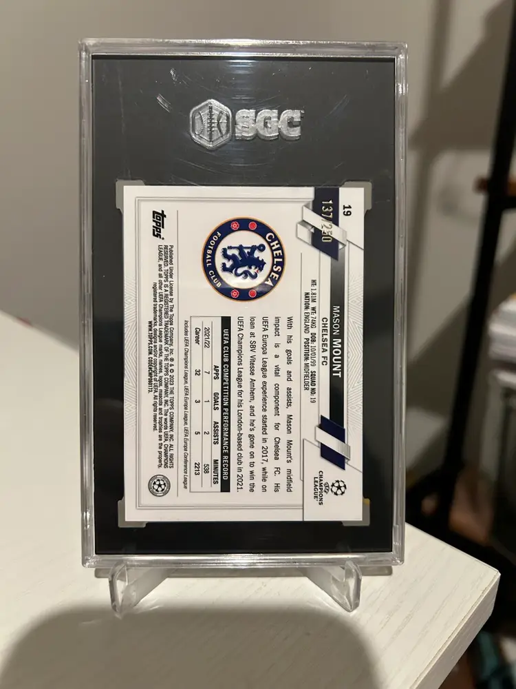 2022-23 Topps Chrome UCC Mason Mount Pink Refractor /250 SGC 9.5 Card No. 19