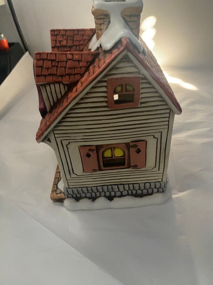 Lefton Colonial Christmas Village Watts’s Candle Shop House