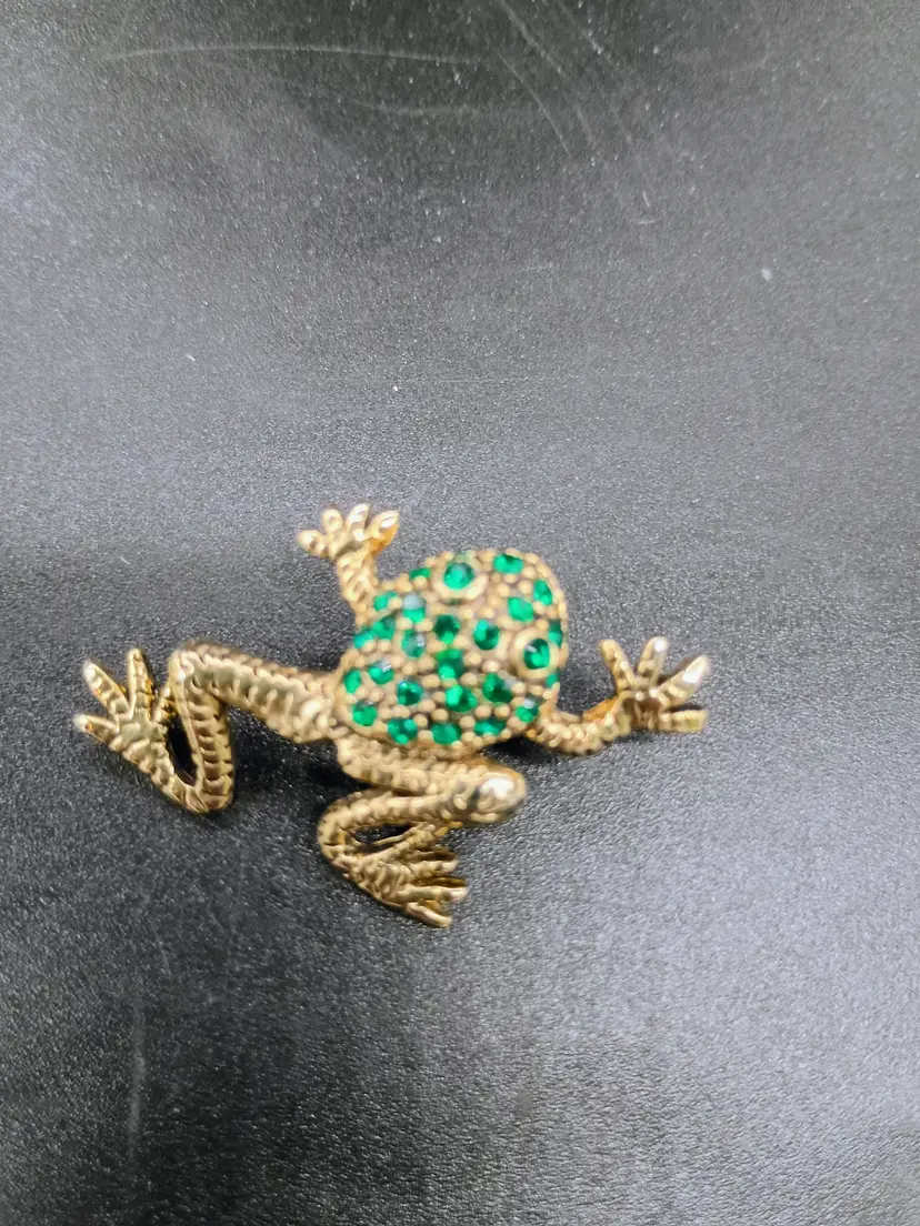 Gold  Tone with Green Rhinestone Leaping Frog  Collar Lapel Pin  1.25"