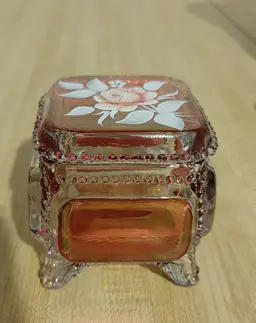 Westmoreland Ruby Floral glass trinket box. No chips or cracks. Signed 1978. 3 x 2.75. Add to your Valentine's decor!