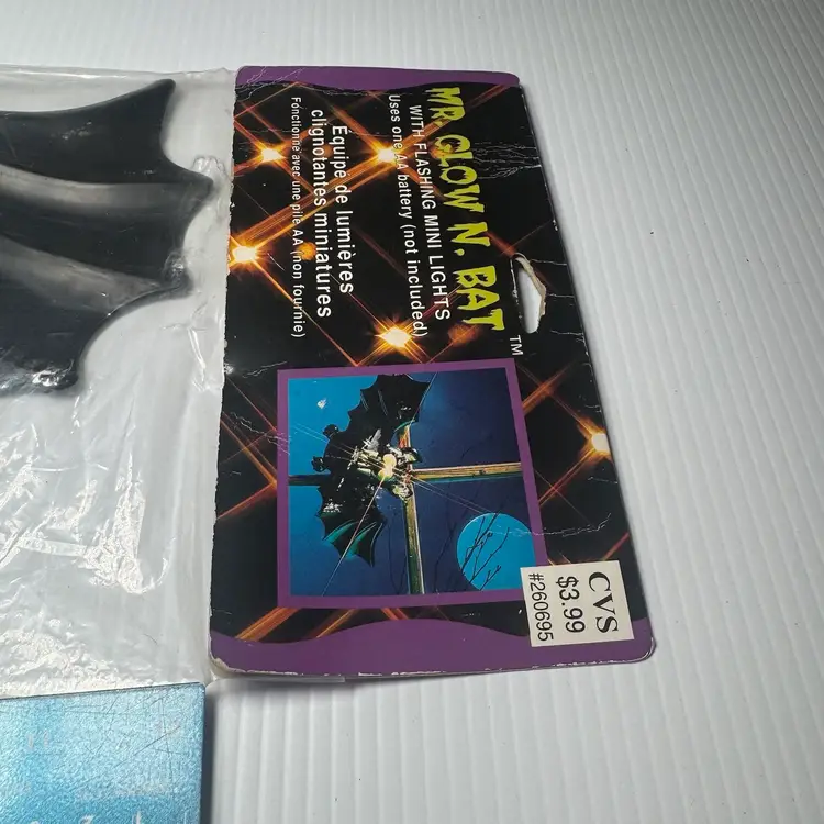 Vintage MR Glow Bat Halloween Window Decor Lights Up Paper Magic Group Glow Dark