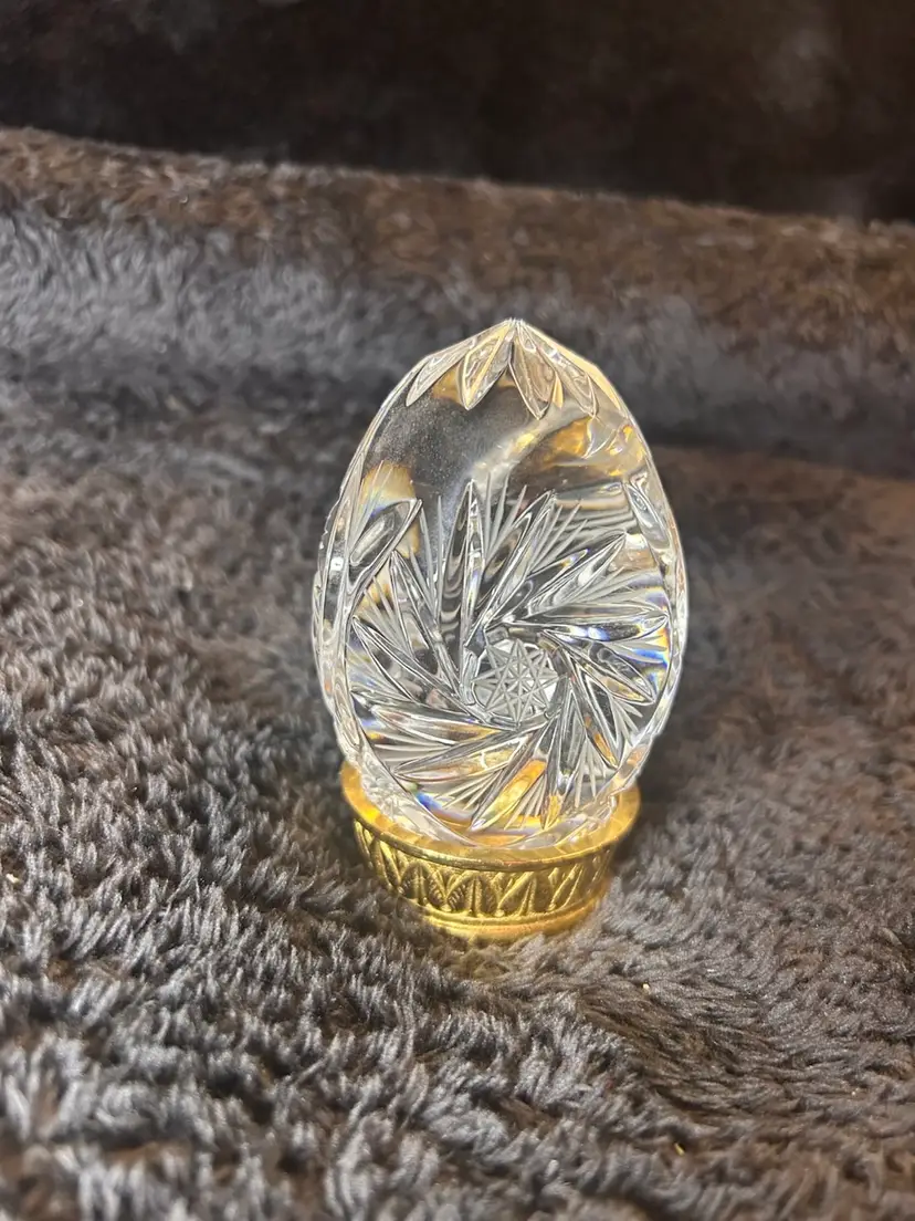 Vintage 24% Lead Crystal Hand Cut Crystal Egg Paperweight With Gold Base