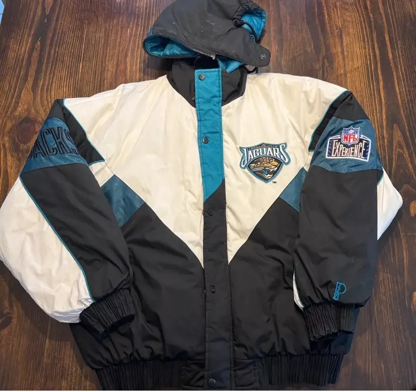 Jacksonville Jaguars Vintage Pro Player Jacket Size XL With Hood