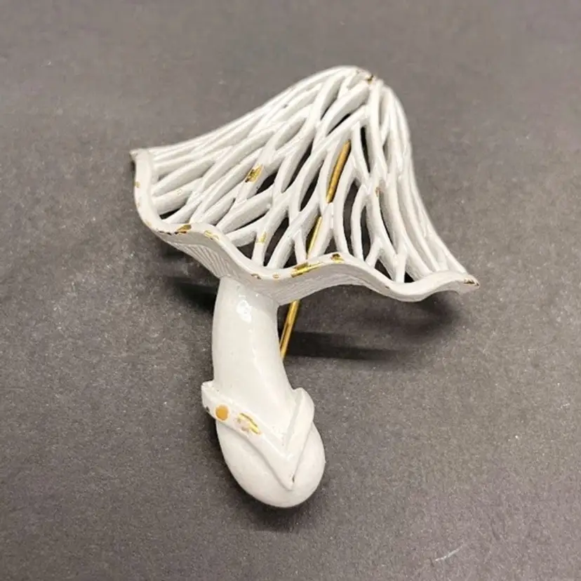 Vintage Crown Trifari Figural White Enamel Mushroom Brooch Pin Filigree Open 60s