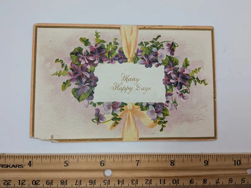 E20. ANTIQUE POSTCARD POSTMARKED 1910 MANY HAPPY DAYS FLORAL EMBOSSED GREEN 1¢ STAMP
