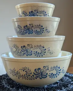 Pyrex Homestead 4 Bowl Set 401, 402, 403, 404