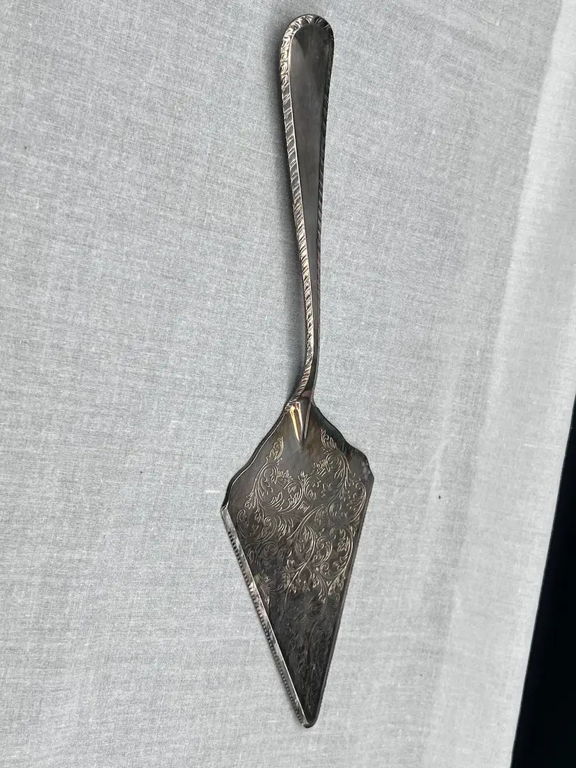 #222B Vintage Silver Plate Cake Server Made In Italy Intricately Etched