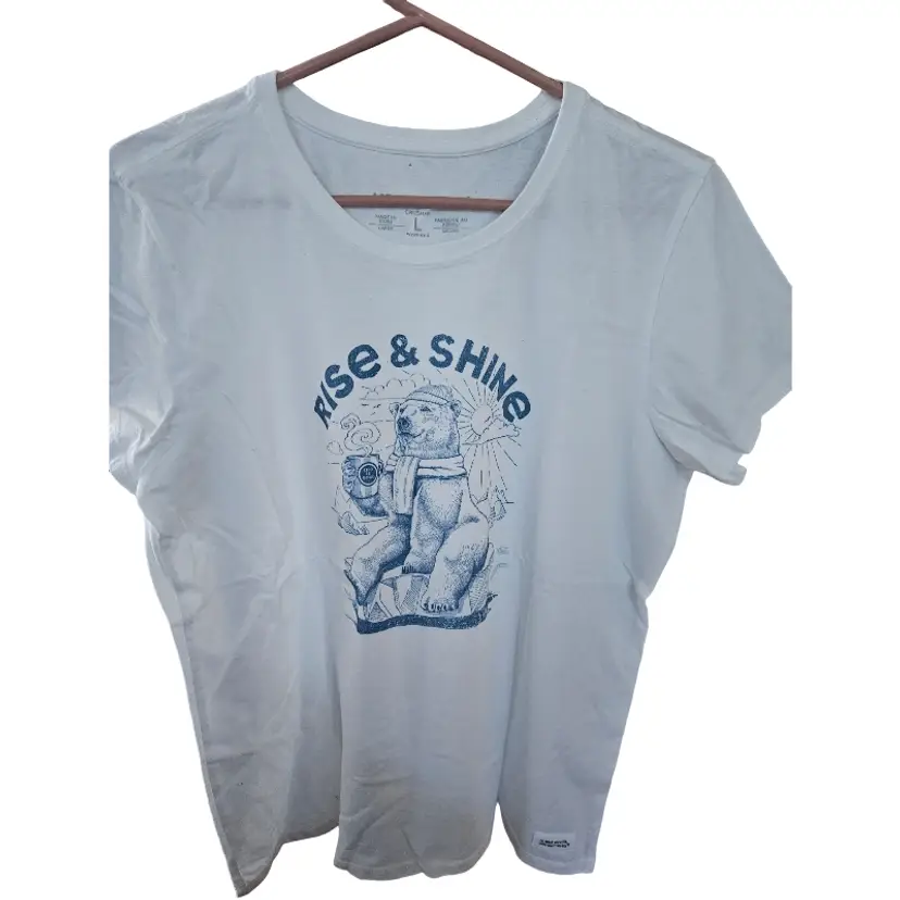 Life Is Good White Tee with Polar Bear Graphic Large