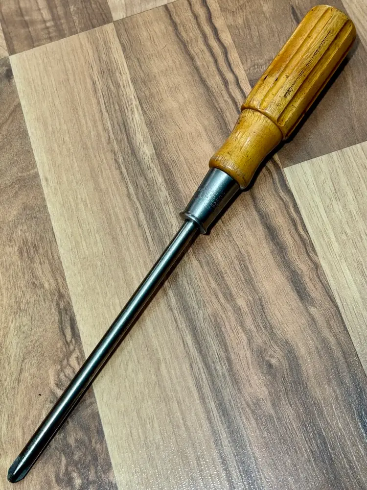 Vintage North Bros. Yankee No. 943 Wood Handled Phillips #3 Point Screw Driver