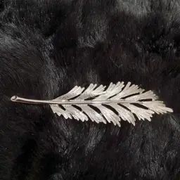 Vintage Crown Trifari Feather/Leaf Brooch