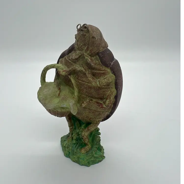 Anthropomorphic Granny Ladybug Figurine Side Eye Picnic Basket Midwest Of Cannon Falls