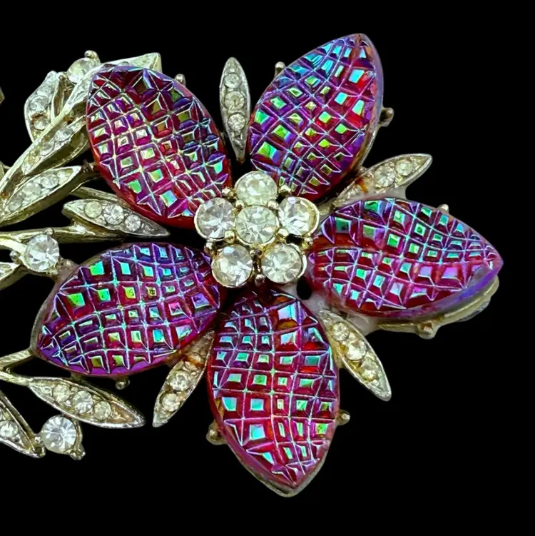 Pink Ruby Magenta Iridescent Waffle Texture Flower Brooch Rhinestones Gold Tone 2 3/4"
