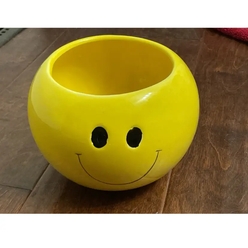 Planter yellow smiley face