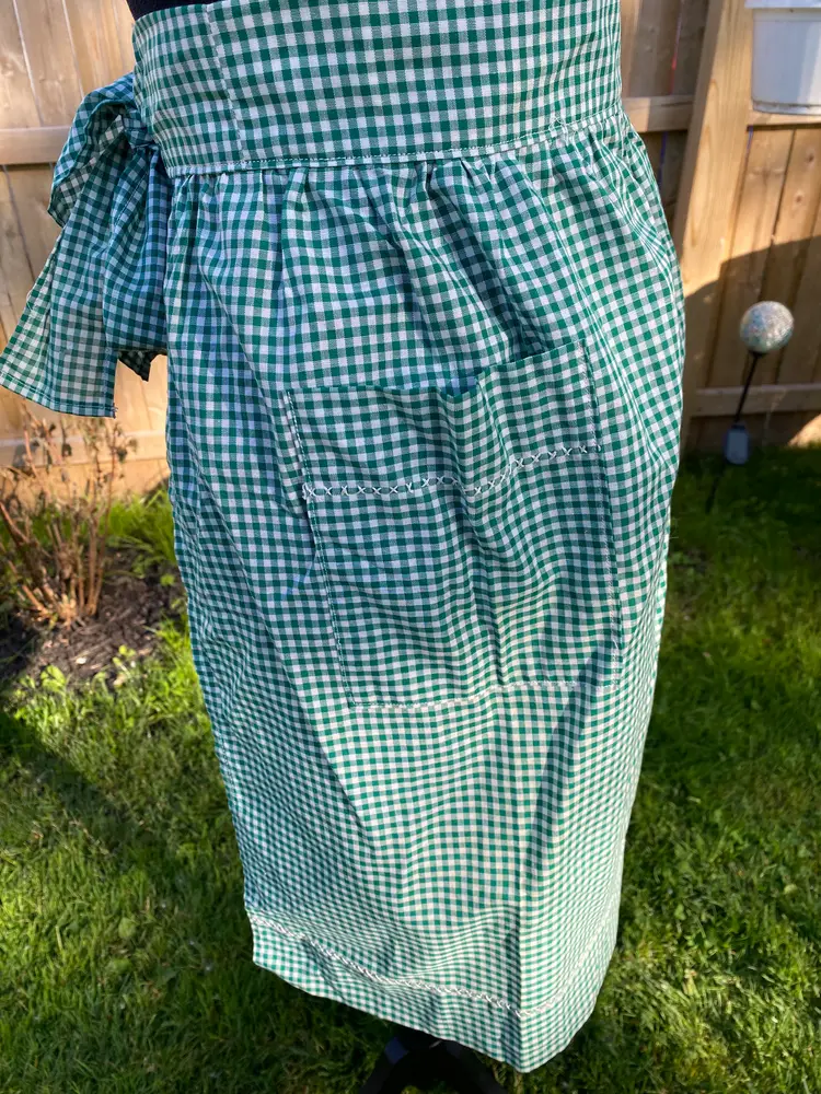 Vintage Green Gingham Waist Tie Apron with Pocket