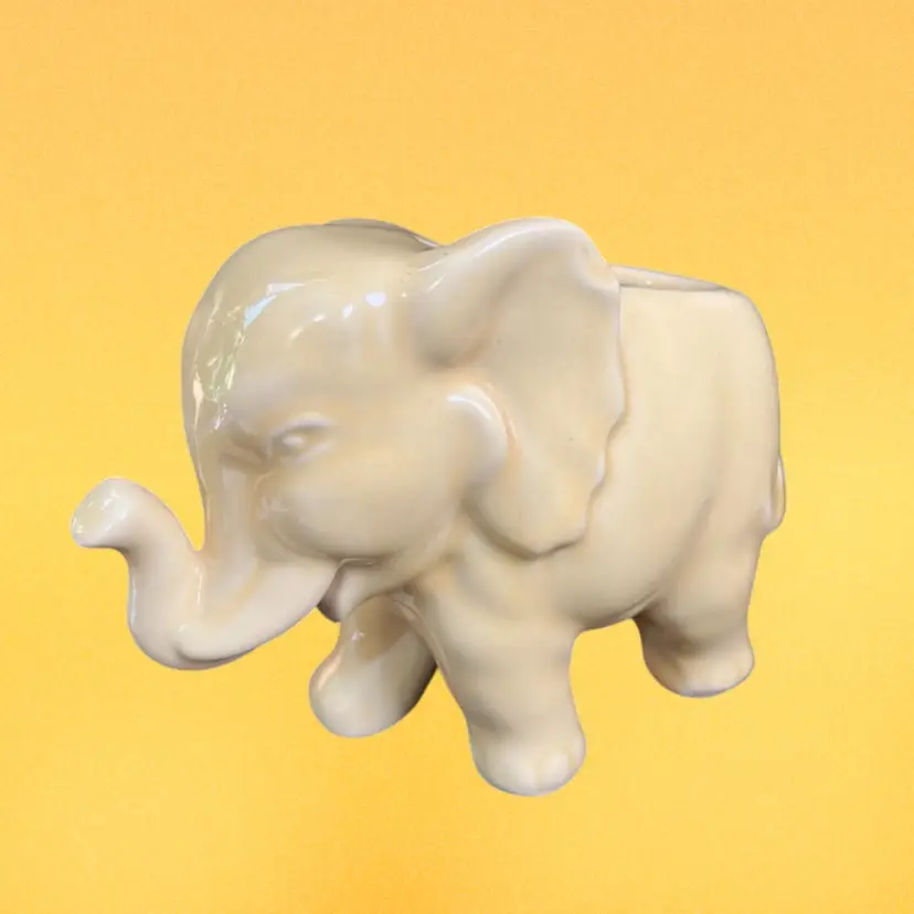 Shawnee Pastel Yellow Elephant Planter