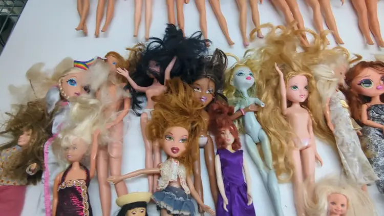 Lot of 35 Barbie & Other Dolls Mixed Styles Brands Mattel Fashion Play